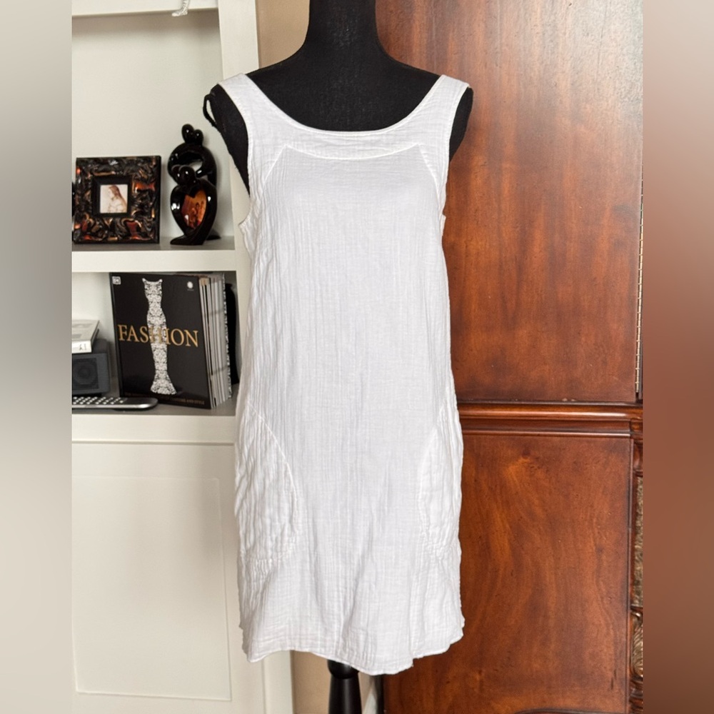 Lilla P White Sleeveless‎ Dress